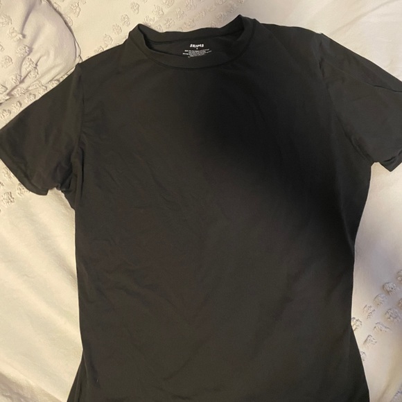 Skims Fits Everyone t-shirt - Picture 4 of 4